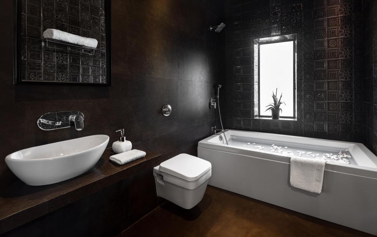 Arnna Hotel - Goregaon Мумбай Екстериор снимка