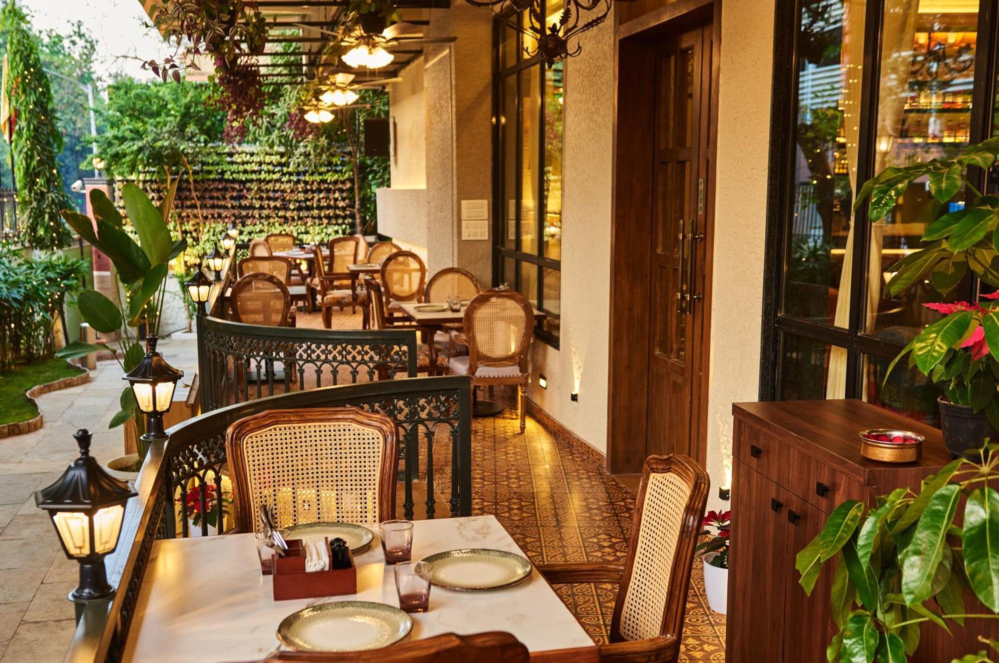 Arnna Hotel - Goregaon Мумбай Екстериор снимка