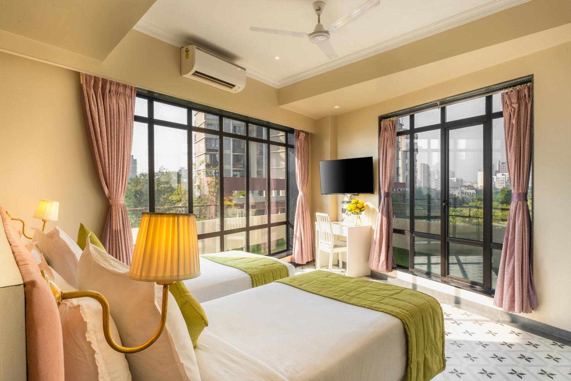 Arnna Hotel - Goregaon Мумбай Екстериор снимка