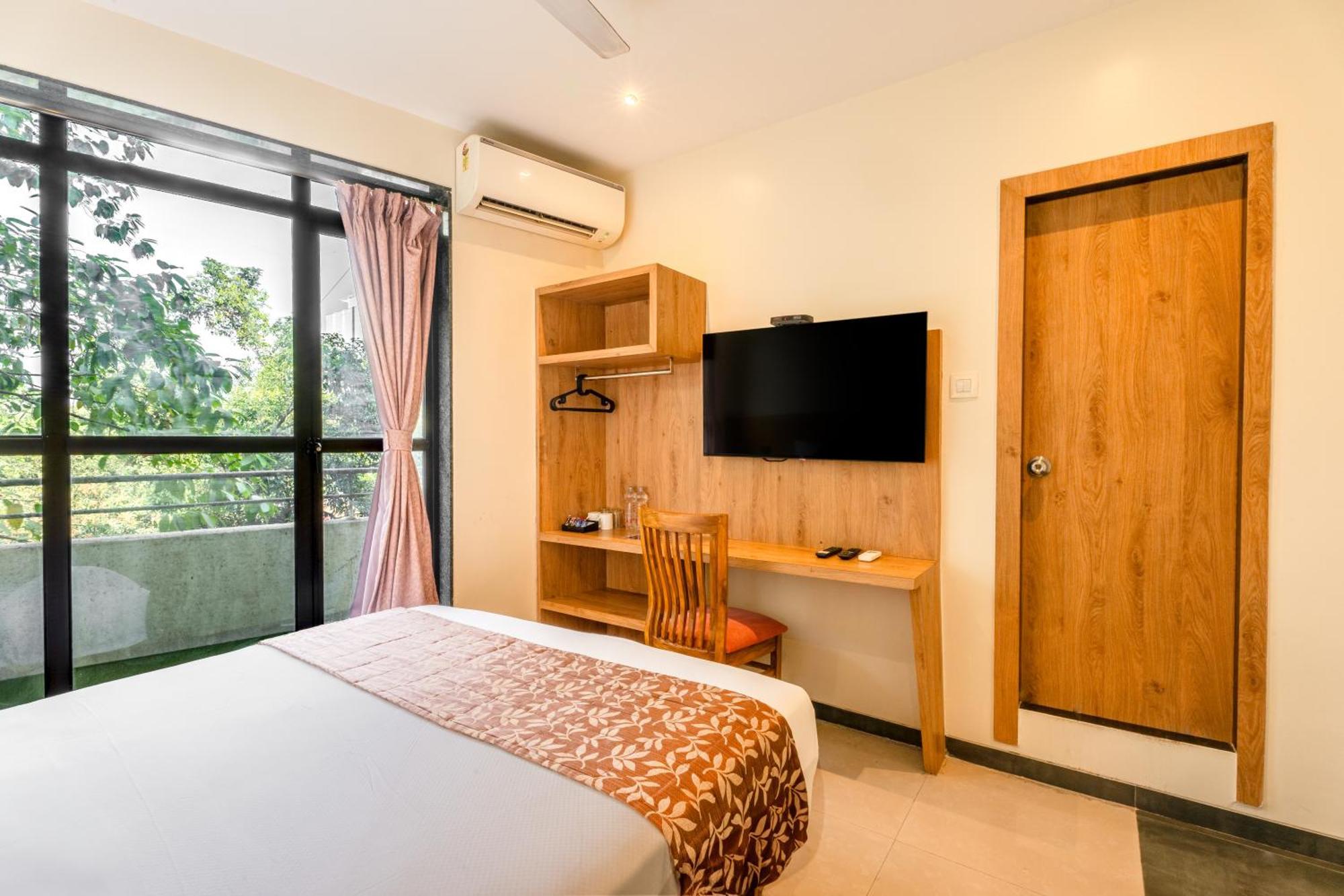Arnna Hotel - Goregaon Мумбай Екстериор снимка